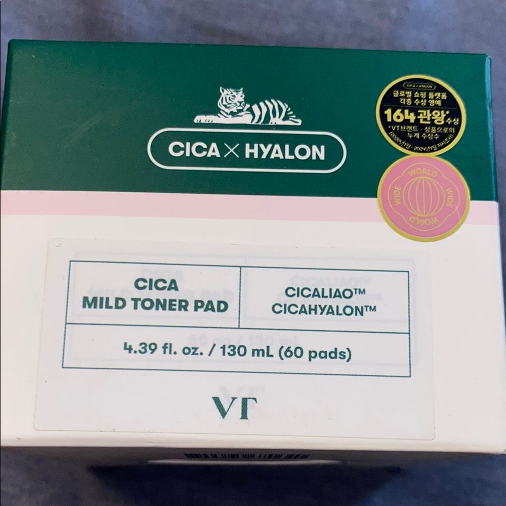 Cica Mild Toner Pad - Green and White
